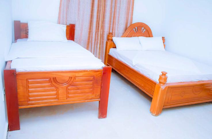 Семейный Номер, Maneno House