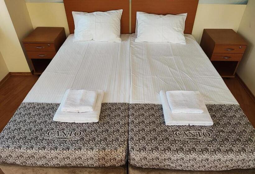 اتاق لوکس, Hostel Canto