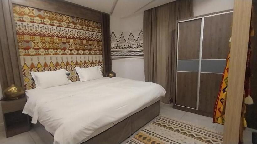 Полулюкс Одноместный с Террасой, مكارم الدار