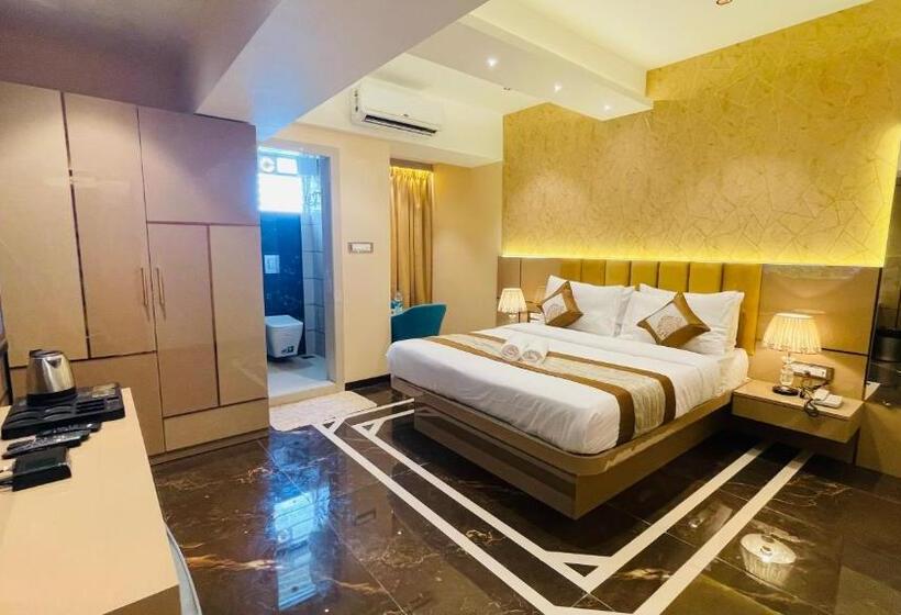 سوییت, Home2 Renaissance Club