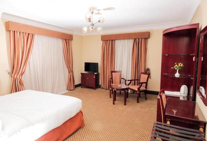 اتاق لوکس با چشم‌انداز باغ, The Villa 604 Powered By Look