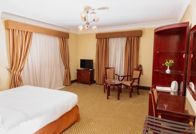 1 Bedroom Penthouse Apartment, The Villa 604 Powered By Look