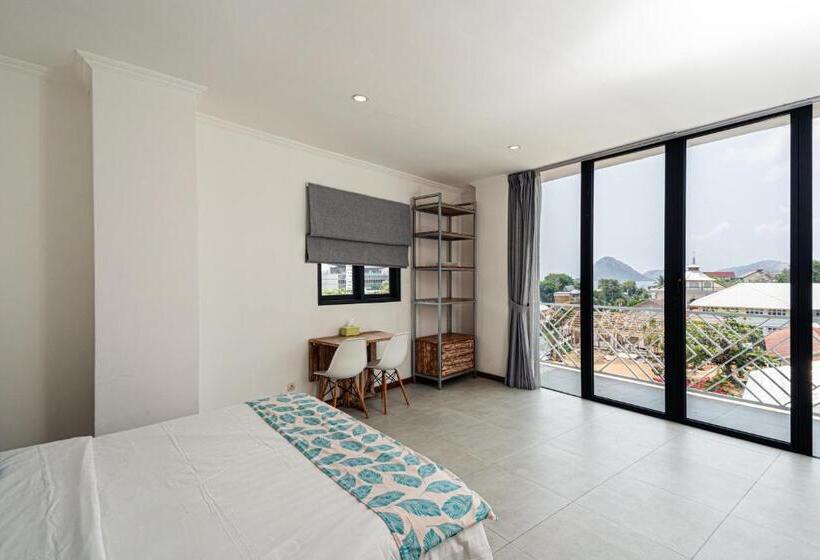 Номер Стандарт, Komodo Suites Downtown Managed By Cpm Bali