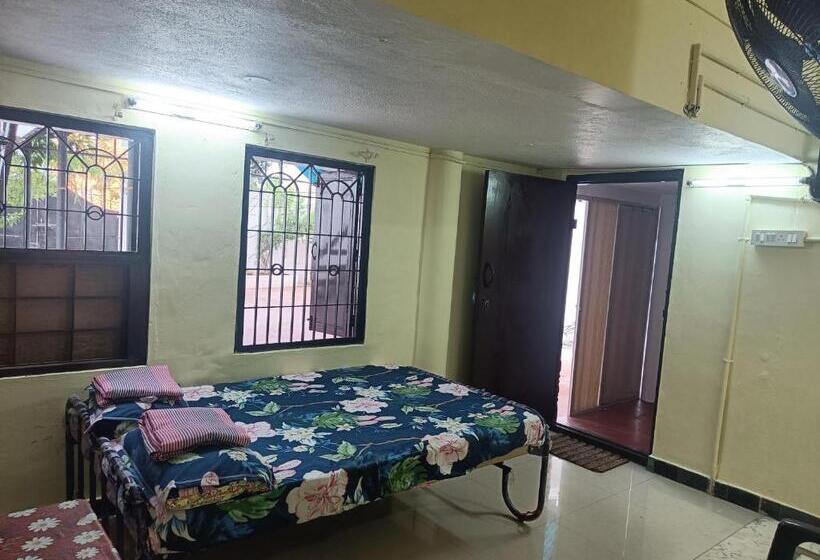 اتاق استاندارد با سرویس بهداشتی مشترک, Versailles Home