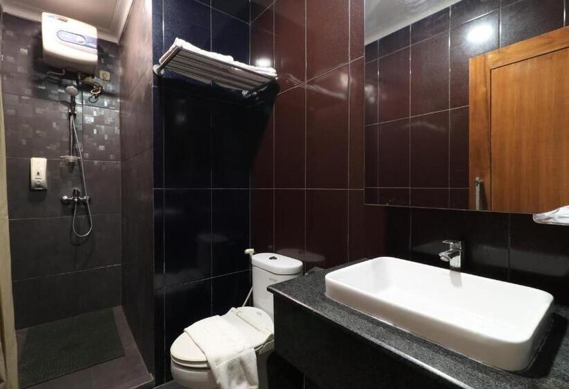 سوییت جونیور لوکس, Coins Hotel Jakarta