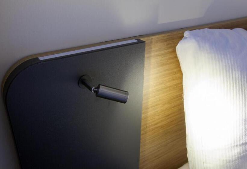 Номер Superior, Easyhotel Brussels City Centre