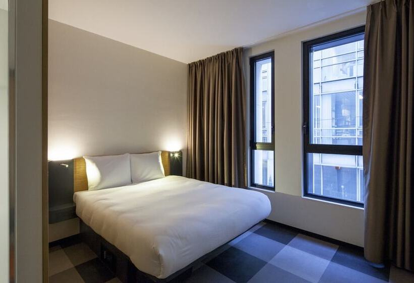 Номер Superior, Easyhotel Brussels City Centre