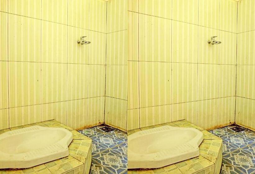 Номер Стандарт, Oyo Life 92936 Kost Teteh Erni Karawang