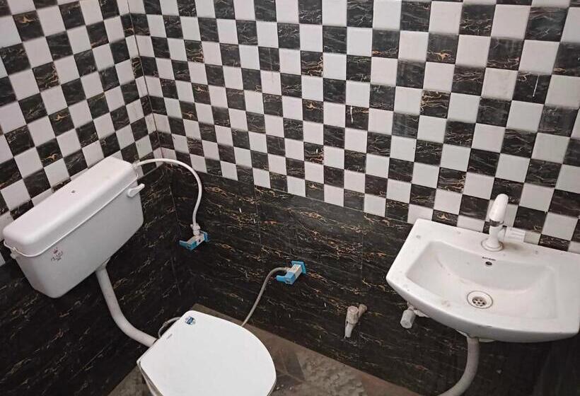 Трехместный Номер Классика, Oyo Atithi Guest House