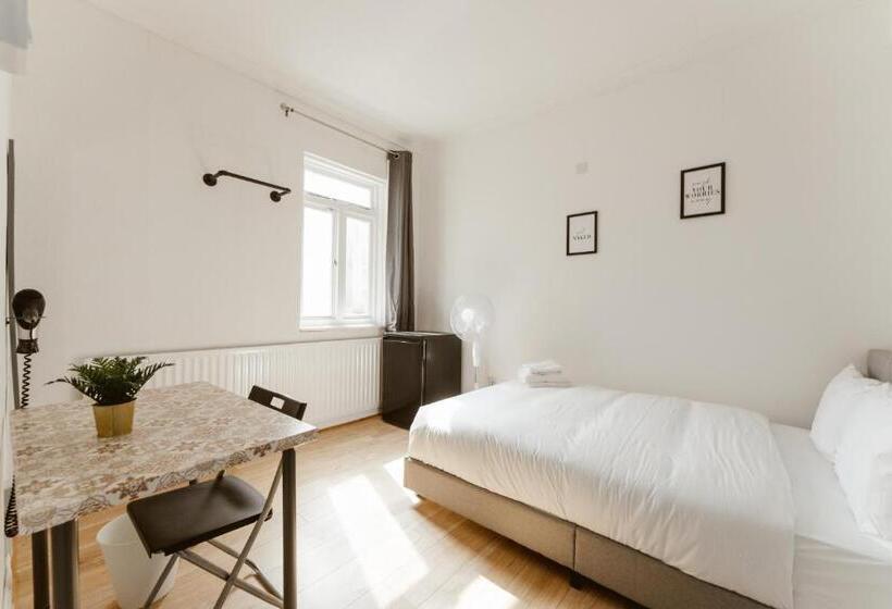 Номер Стандарт Совместная Ванная, Leyton Comfy Double Rooms   50