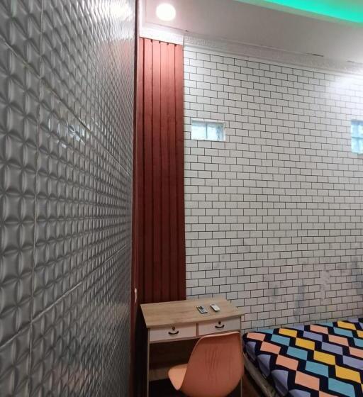 Номер Стандарт, Oyo Life 92977 Neba Kost Aesthetic