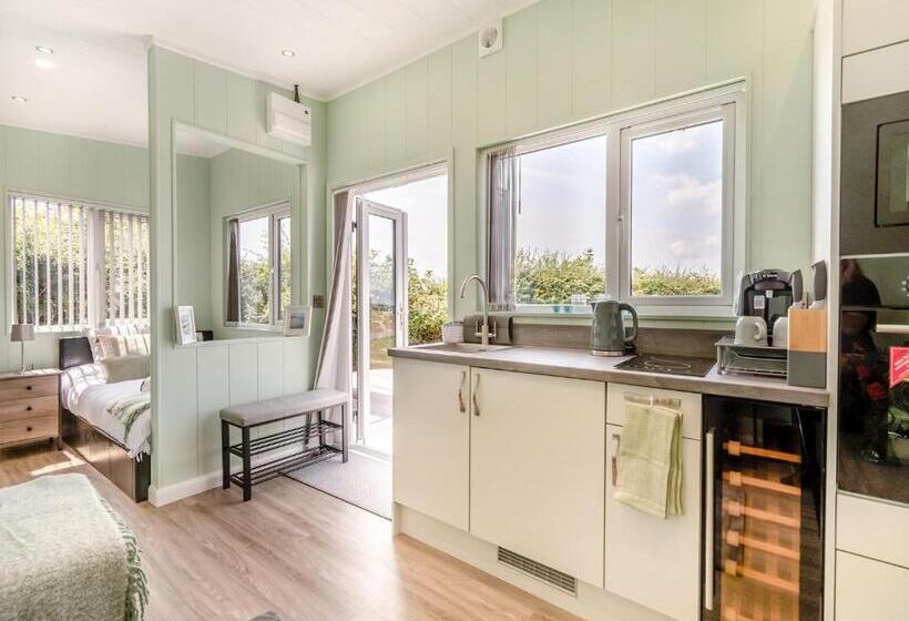 Дом 1 Спальня, Calvesland Hideaway