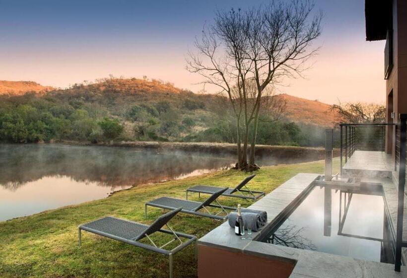 패밀리 스위트, Riverhorse Lodge