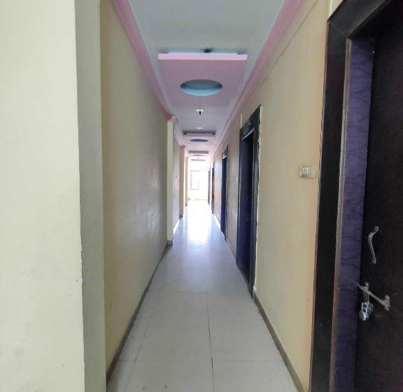 Трехместный Номер Классика, Oyo 81016 Honey Palace Restaurant Guest House