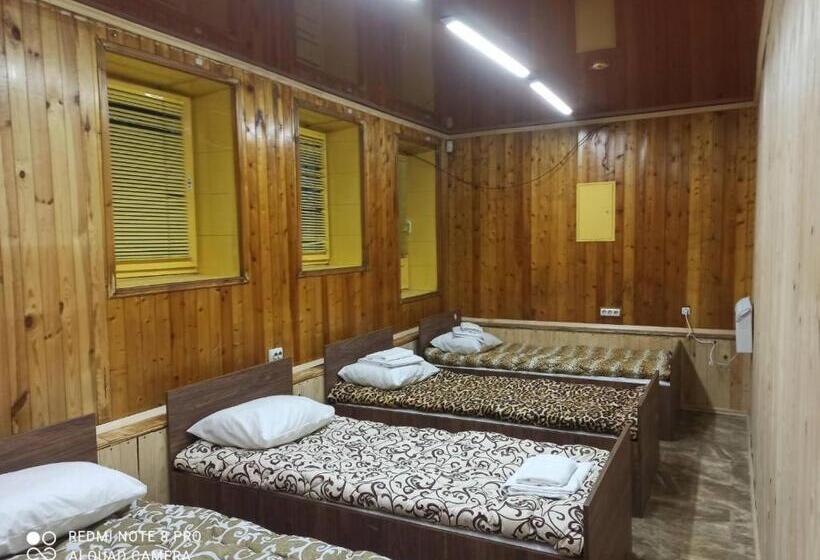 تختخواب در اتاق مشترک, готель сауна водопад