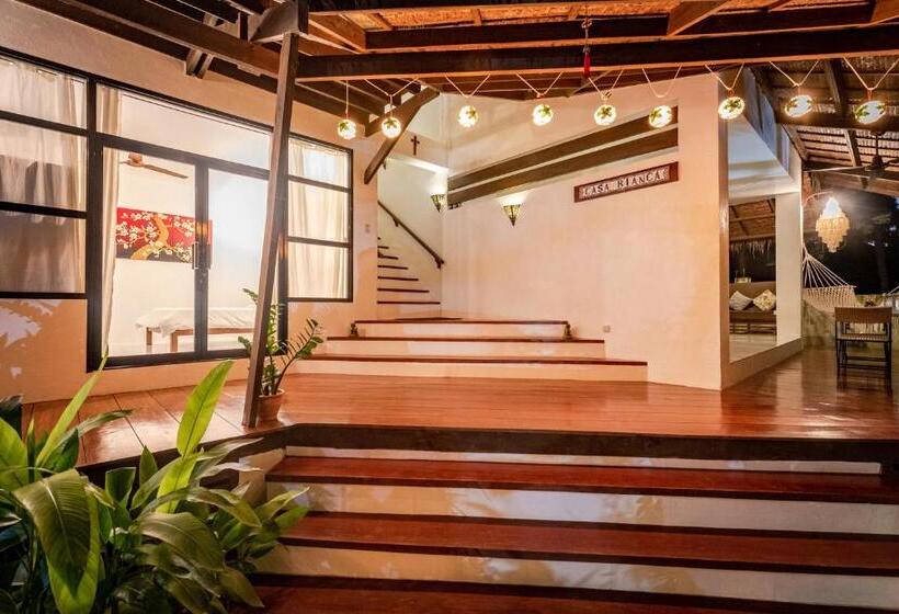 ویلای یک اتاق خوابه با استخر شنا, Casa Bianca Siargao