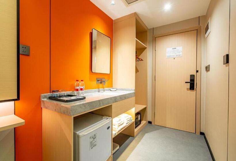 سوییت لوکس, Waifiden Hotel  Former Tokai Hotel   Xiaobei Metro Station   Free Shuttle Bus During Canton Fair