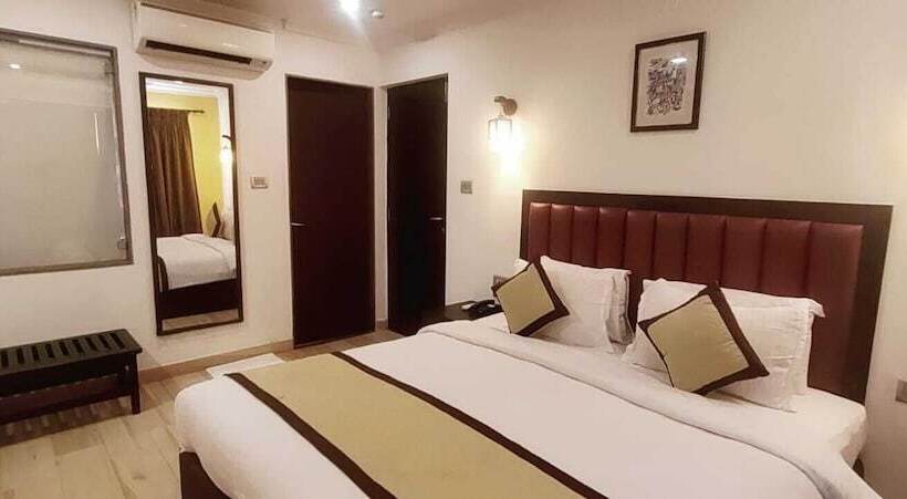豪华套房, Candolim Suites