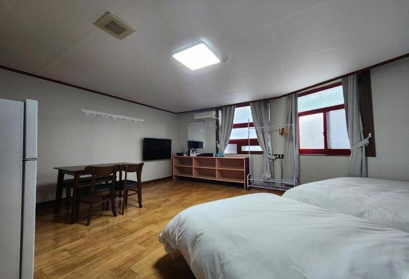 디럭스 트리플 룸, Sorak Y Hostel