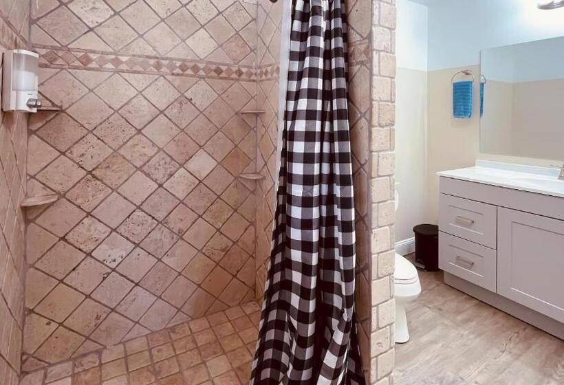 Стандартный Номер Кровать Кинг, White Orchid Apartments