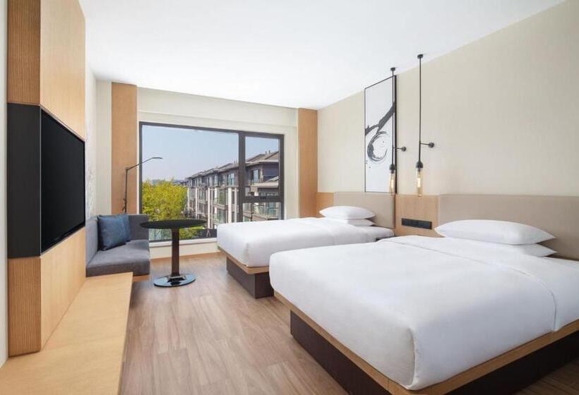 Номер Стандарт Вид на Сад, Fairfield By Marriott Yangzhou Slender West Lake