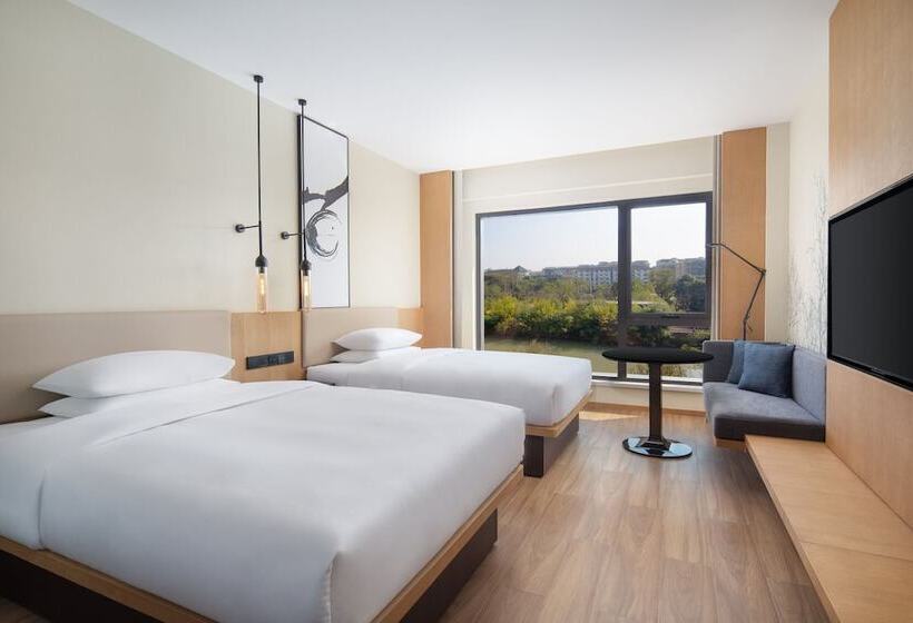 Номер Стандарт 2 Двуспальные Кровати, Fairfield By Marriott Yangzhou Slender West Lake