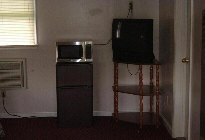 Номер Стандарт, Fels Three Crown Motel