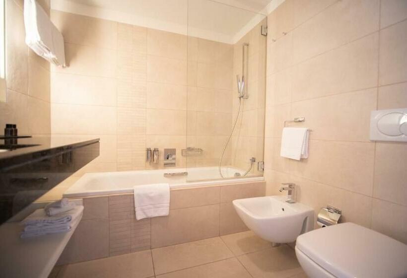 Junior Suite con Terrazza, La Meridiana, Lake & Spa