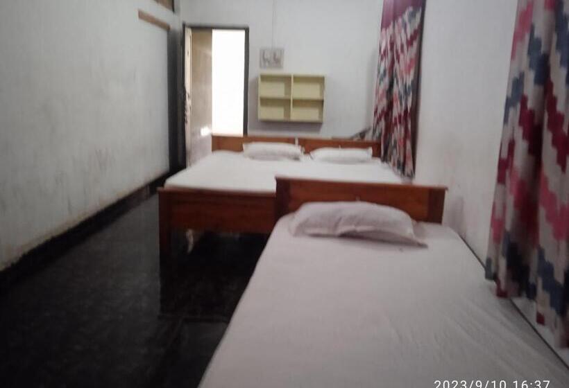 스탠다드 트리플 룸, Layali Ooty Transit Lodging
