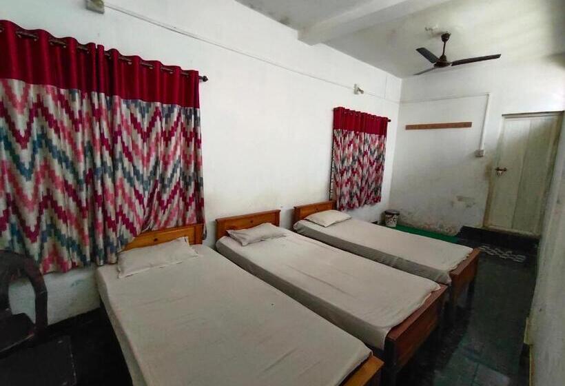 스탠다드 트리플 룸, Layali Ooty Transit Lodging