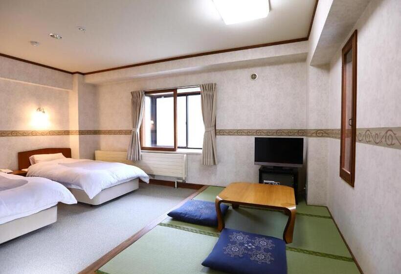 标准间, New Yokote