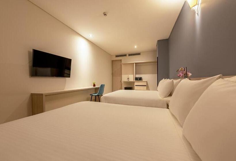 غرفه قياسيه سريرين مزدوجين, Rilux Cartagena