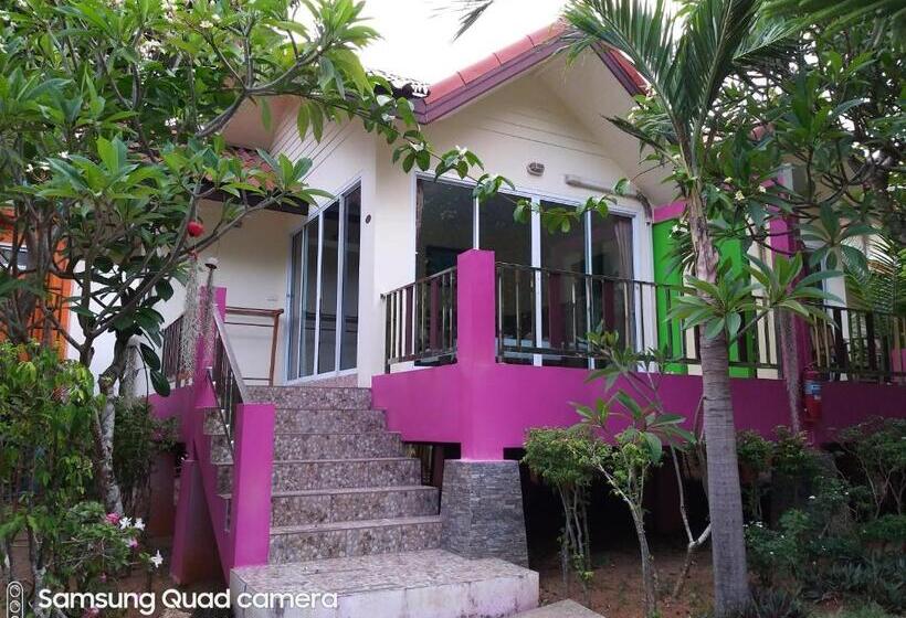 Бунгало Стандарт, Mae Somboon House