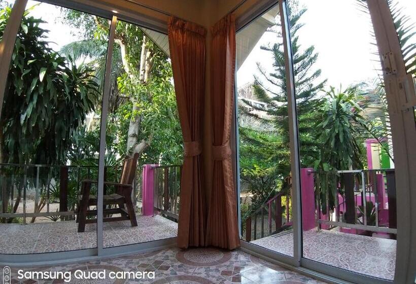 Бунгало Стандарт, Mae Somboon House