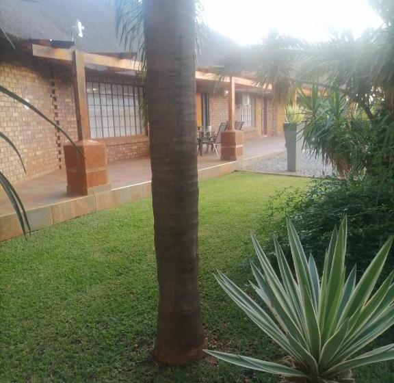 디럭스 룸, Ndlovu Guesthouse Northam