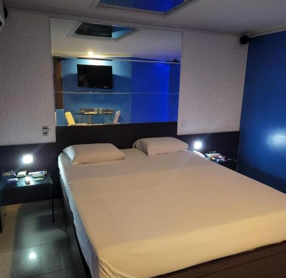 스위트, Status Motel Pe15