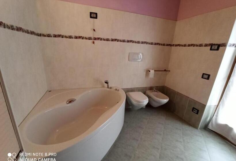 Трехместный Номер Стандарт Совместная Ванная, Bed & Breakfast Chiara
