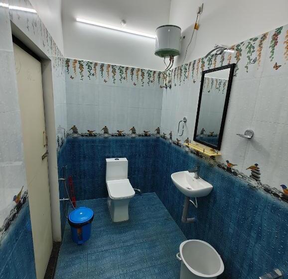 Номер Стандарт, Royal Party Hall A/c