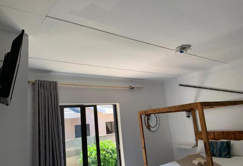 标准房带园景, Tnb Guesthouse
