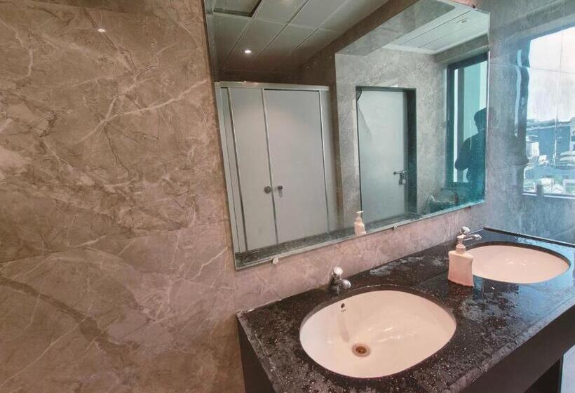Трехместный Номер Классика, Spot On Hotel Akash Lodge