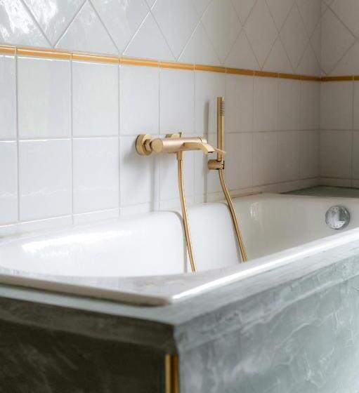 Номер Стандарт Вид на Сад, Chambre D Hôtes Insolite Lit Rond B&b Proche Avignon Orange   Château De Sienne Piscine Rivière