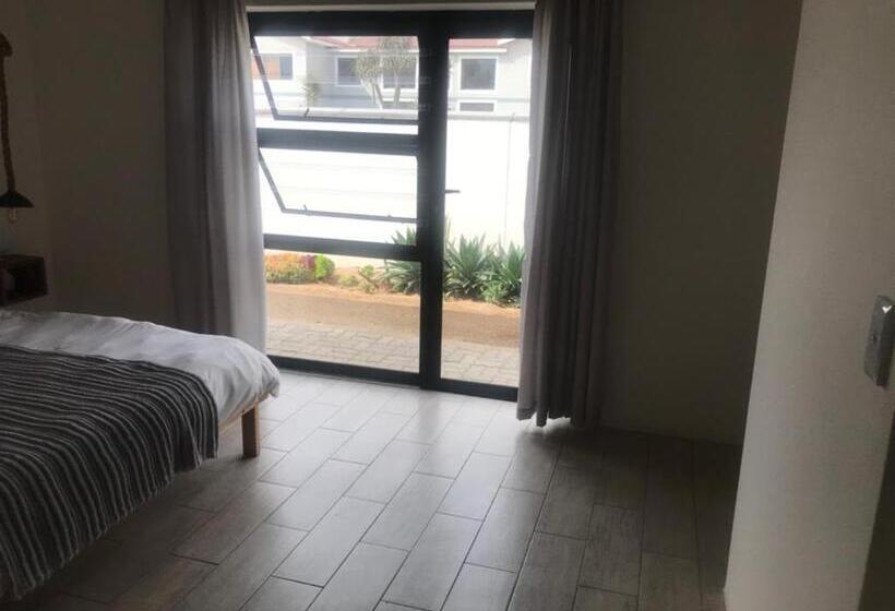 اتاق استاندارد با چشم‌انداز باغ, Swakop Beach Garden Self C