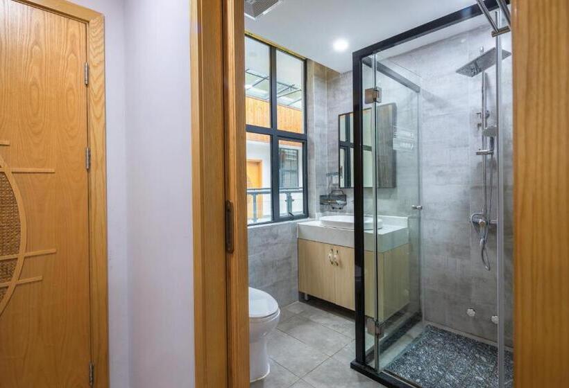 اتاق استاندارد با بالکن, Qingshan Yuandai Boutique Homestay Yangshuo