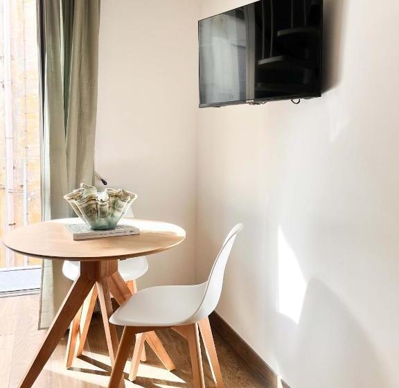 اتاق سوپریور با تخت بزرگ, Portico 32
