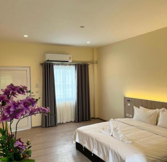 带大床的豪华间, At Pream&chan Resort แอท เปรมแอนด์จันทร์ รีสอร์ท