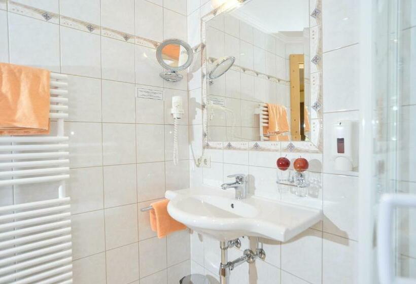 Номер Стандарт с Балконом, Pension Und Apartments Landhaus Marie