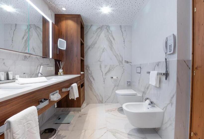 اتاق لوکس, Trofana Royal 5 Sterne Superior Resort