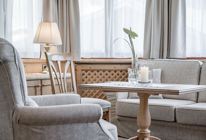 اتاق لوکس, Trofana Royal 5 Sterne Superior Resort