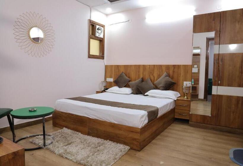 اتاق استاندارد, The Sandalwood Hotel I Sec 38 I Near Medanta Medicity Gurgaon