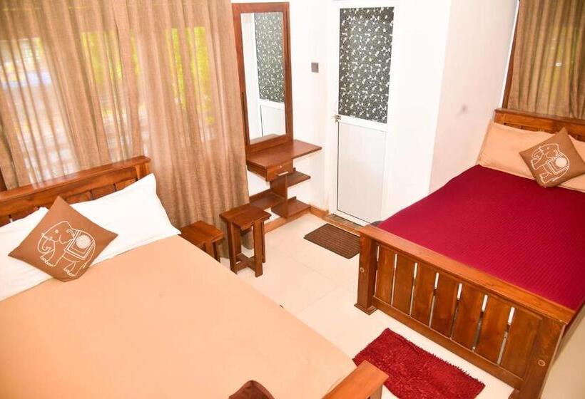 اتاق لوکس خانوادگی, Harambathenna Resort